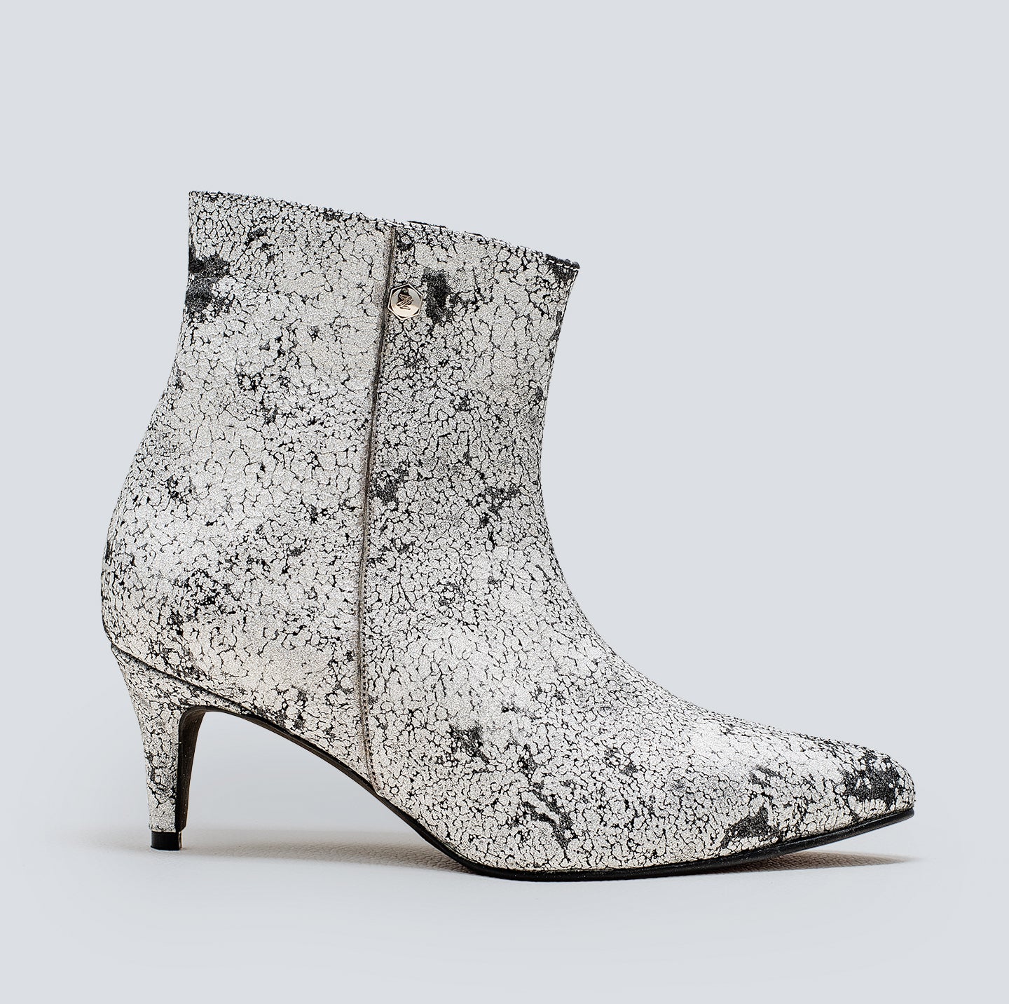 30% DESCUENTO-Botines en cuero plata Clasic