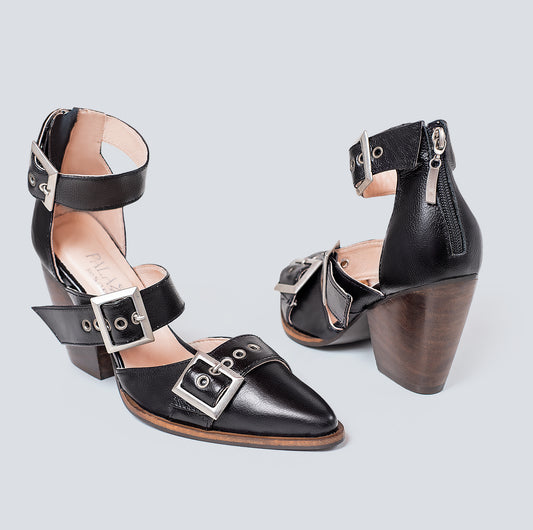 30% DESCUENTO Stiletto en cuero negro- plata 6.5