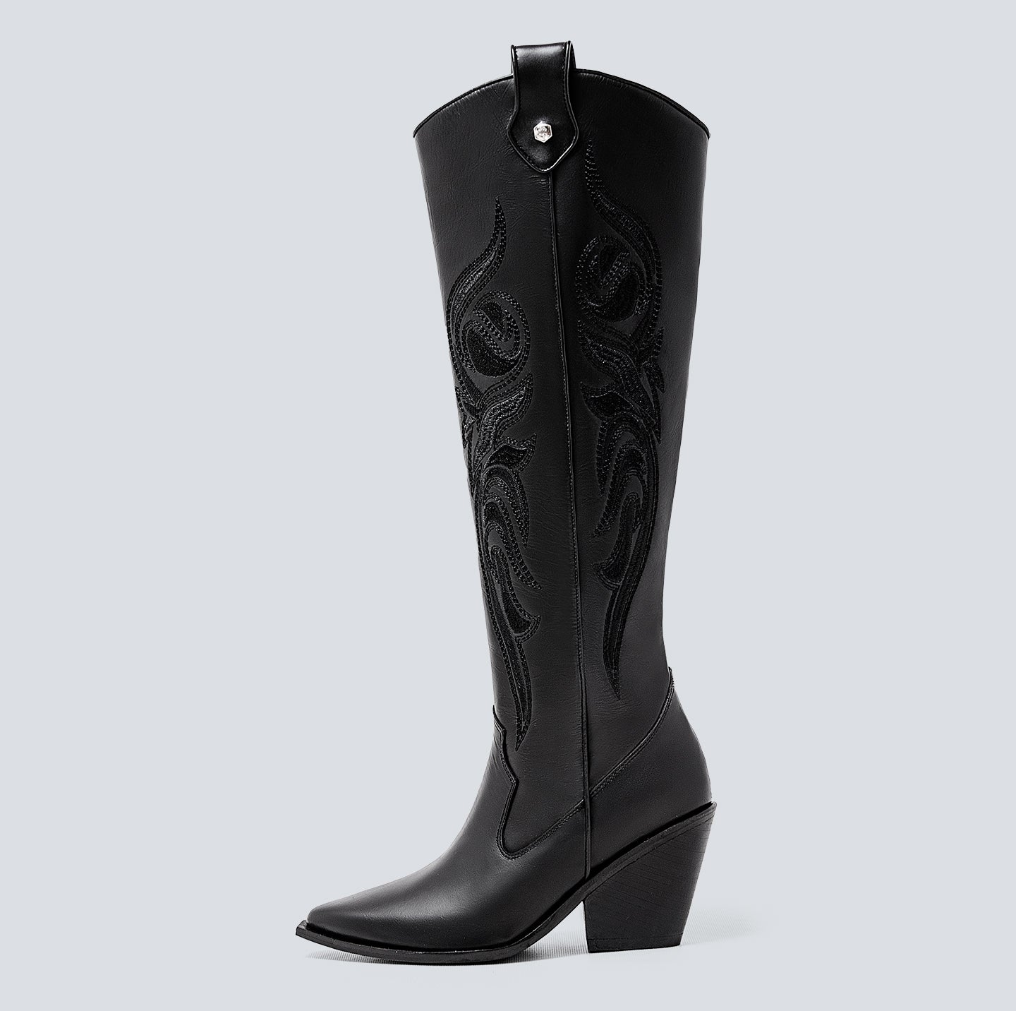 Botas en cuero larga bordada
