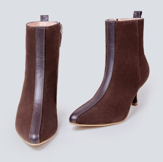 Botines en cuero lineal café