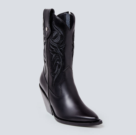 Botas en cuero para mujer bordada corta negra