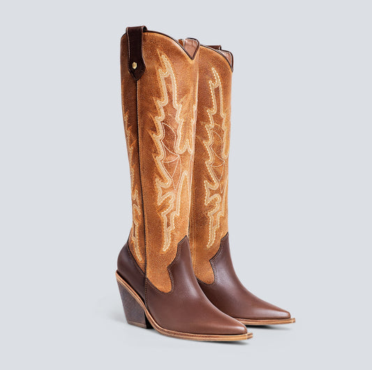Botas en cuero larga bordada coñac