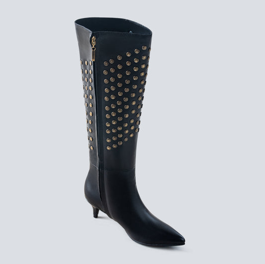 50% DE DESCUENTO- Botas en cuero largas de mujer con taches