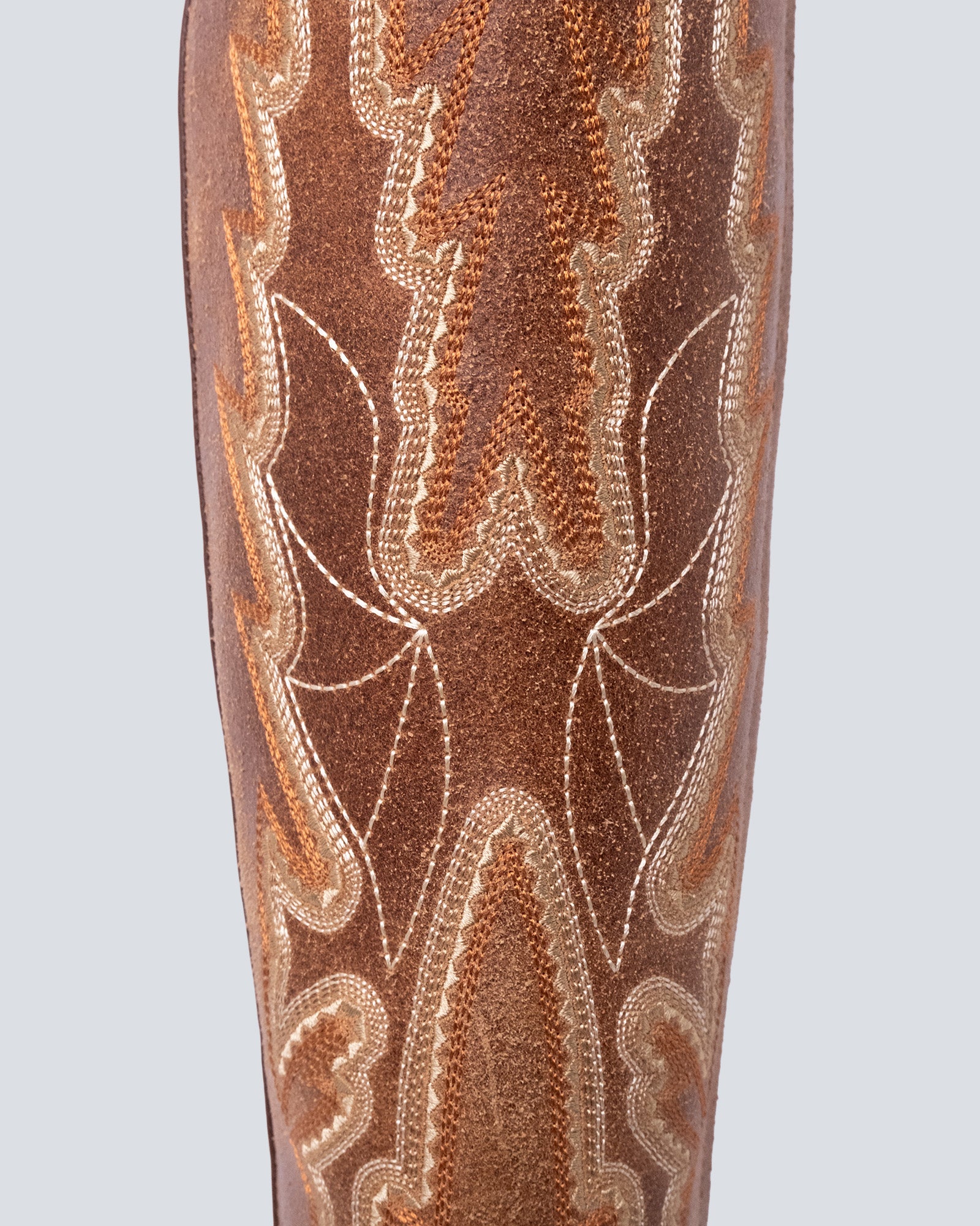 Botas en cuero larga bordada coñac