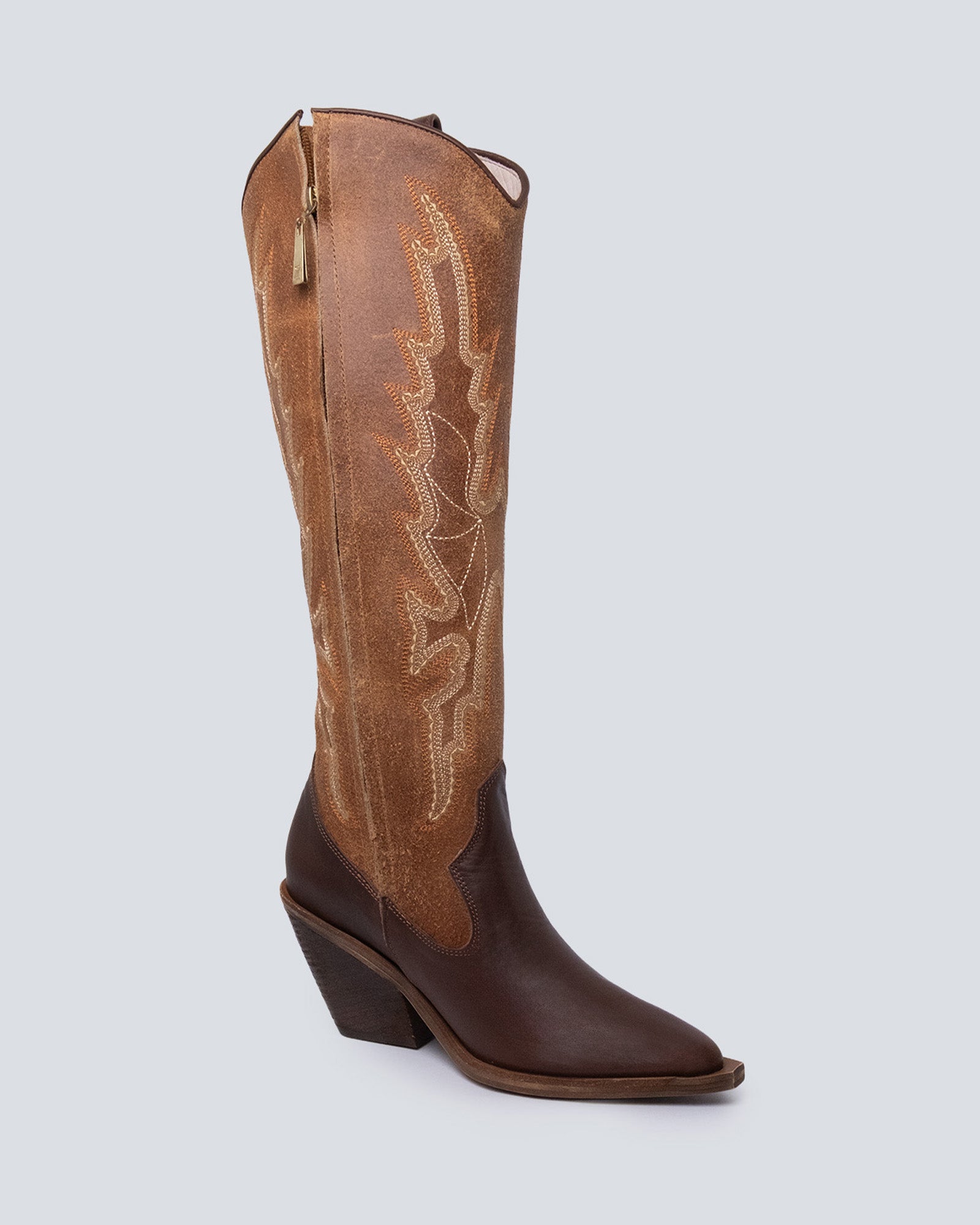Botas en cuero larga bordada – Palazzo Colombia